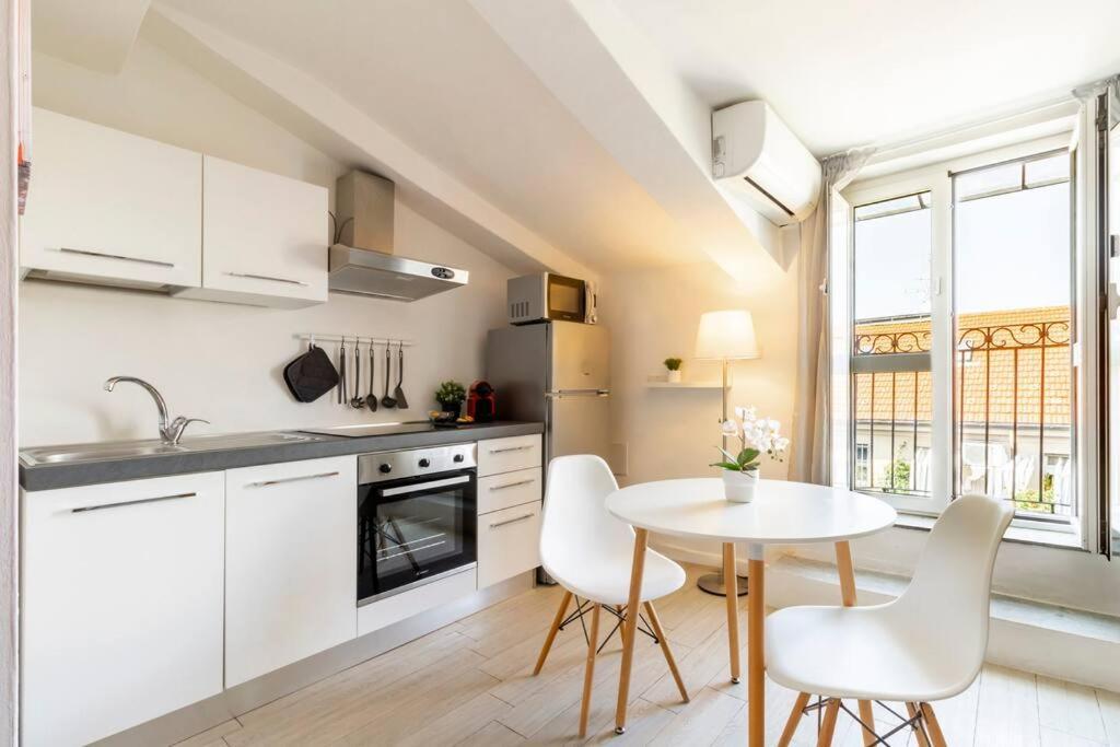 Centro Deluxe Suite Con Wi-Fi E Netflix Turin Luaran gambar